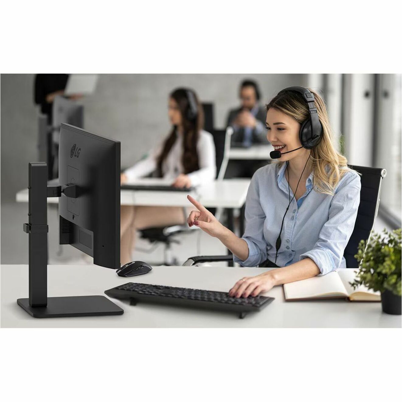 LG 24BA550-B 24" Full HD IPS LED Monitor, 1920x1080, 5ms Response, 178° Wide View, Height/Pivot/Tilt/Swivel, USB Hub, HDMI/DisplayPort/VGA, Flicker-Free, Office Use - 24BA550-B (1 Year Warranty)