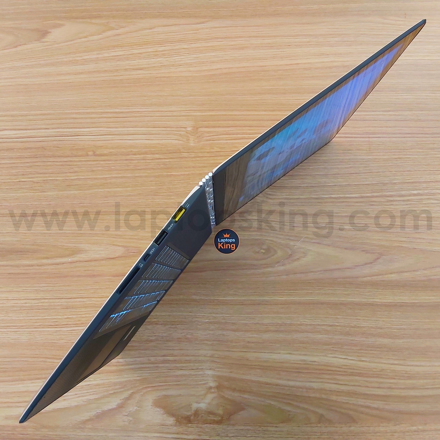 Lenovo Yoga 3 Pro-1370 | 80he Core M 13.3" Qhd+ 2in1 Laptop (Used Very Clean)