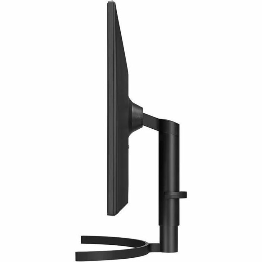 LG 32HQ713D-B 31.5" 4K UHD IPS LCD Monitor, 1000 Nit Brightness, 100% sRGB Color, USB Hub, DisplayPort, Ergonomic Stand, Anti-glare, Wall Mountable - 32HQ713DB (1 Year Warranty)