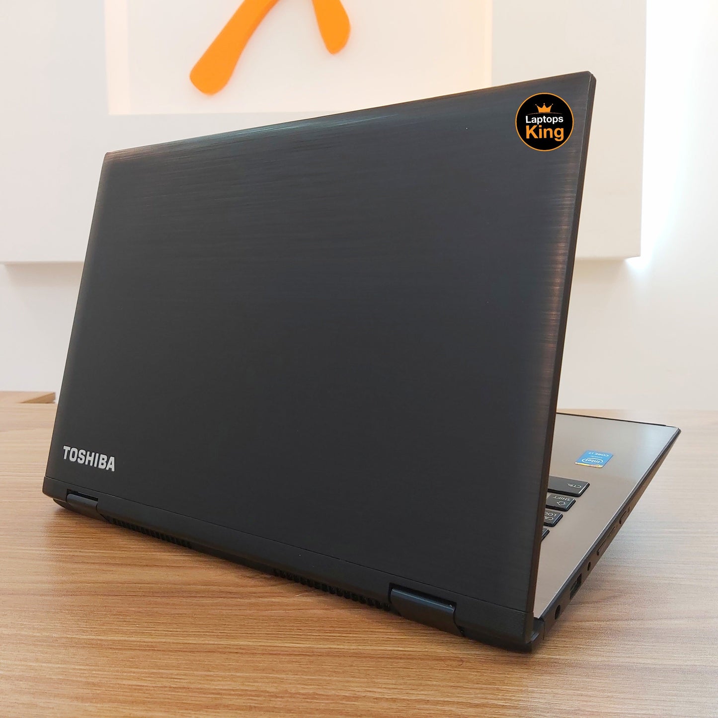 Toshiba Satellite L40w-C1877 2in1 Laptop (Used Very Clean)