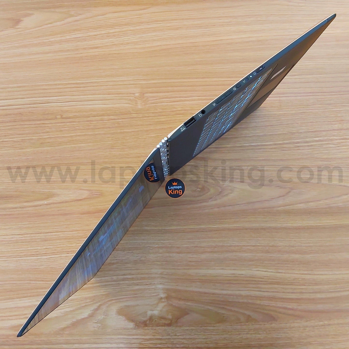 Lenovo Yoga 3 Pro-1370 | 80he Core M 13.3" Qhd+ 2in1 Laptop (Used Very Clean)