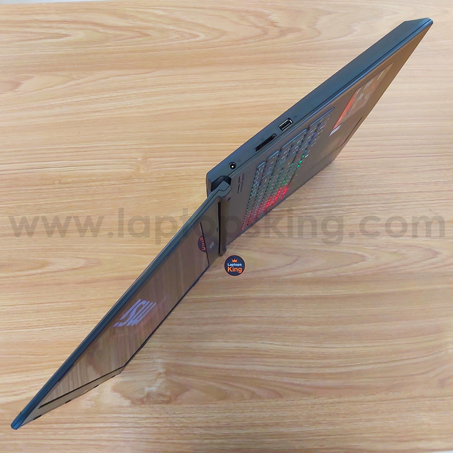 MSI GF72 8RD i7-8750h GTX 1050 Ti SteelSeries 120Hz 17.3" Gaming Laptop (Used Very Clean)