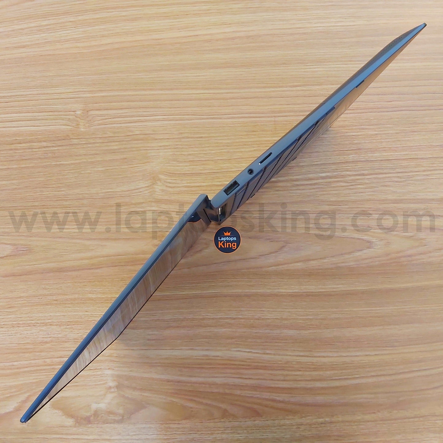 Dell Inspiron 7390 i7-8565U 4K Flip-Touchscreen 2in1 Laptop (Open Box)