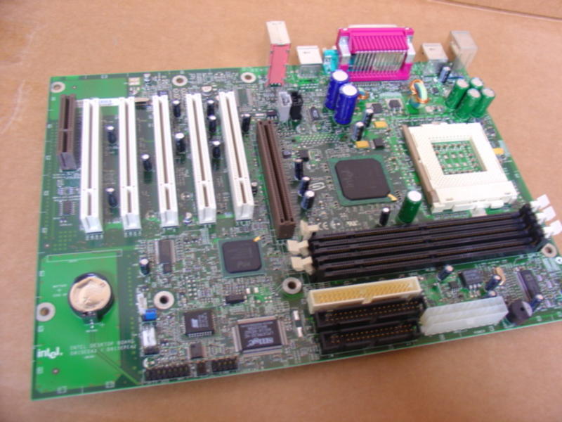 Intel 815E Socket 370 D815EPEA2 ATX MotherBoard