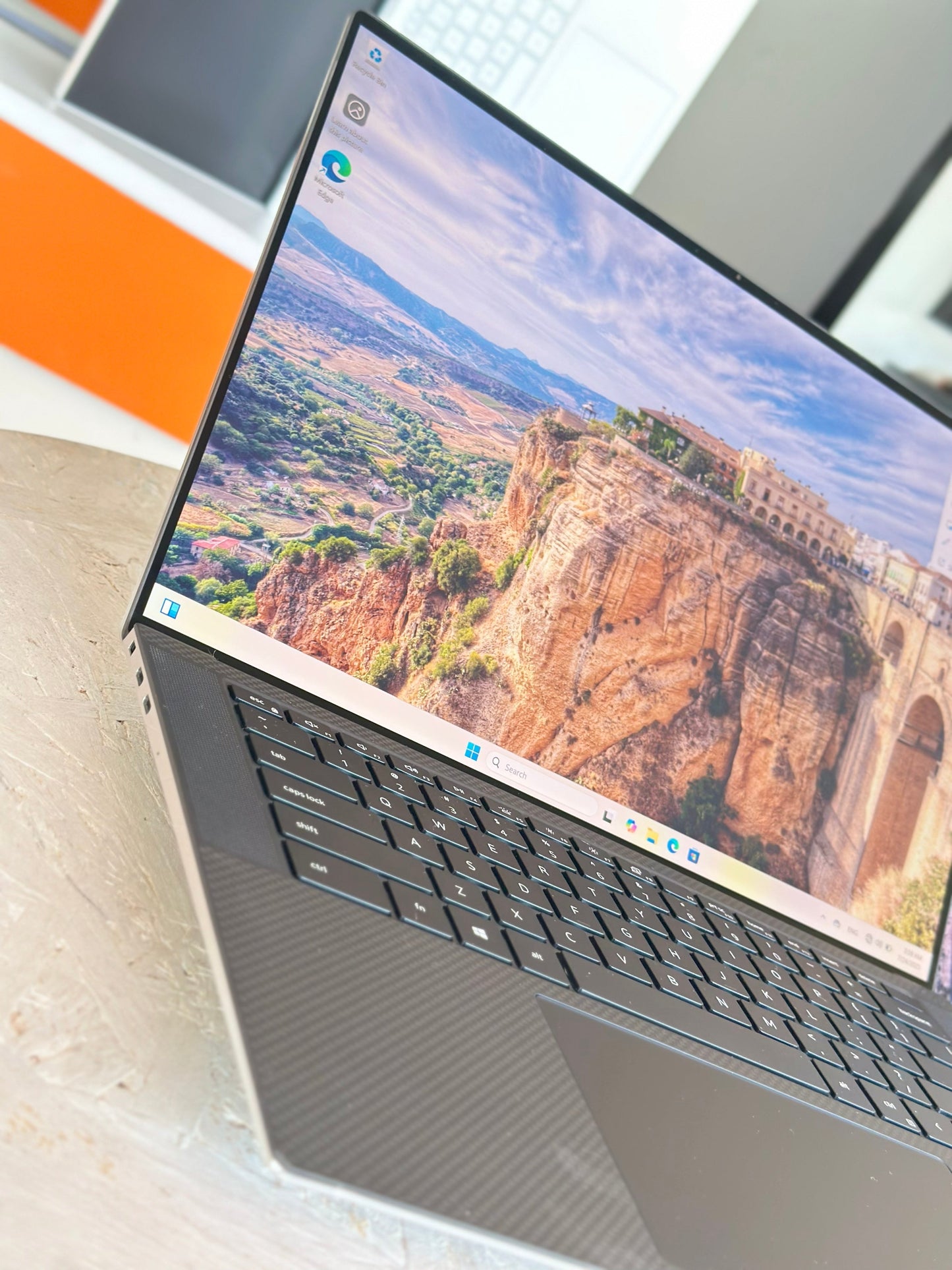 DELL XPS 15 SERIES 9500 CORE i7-10750H GEFORCE GTX 1650 Ti 4GB 15.6” FHD SCREEN (USED VERY CLEAN)