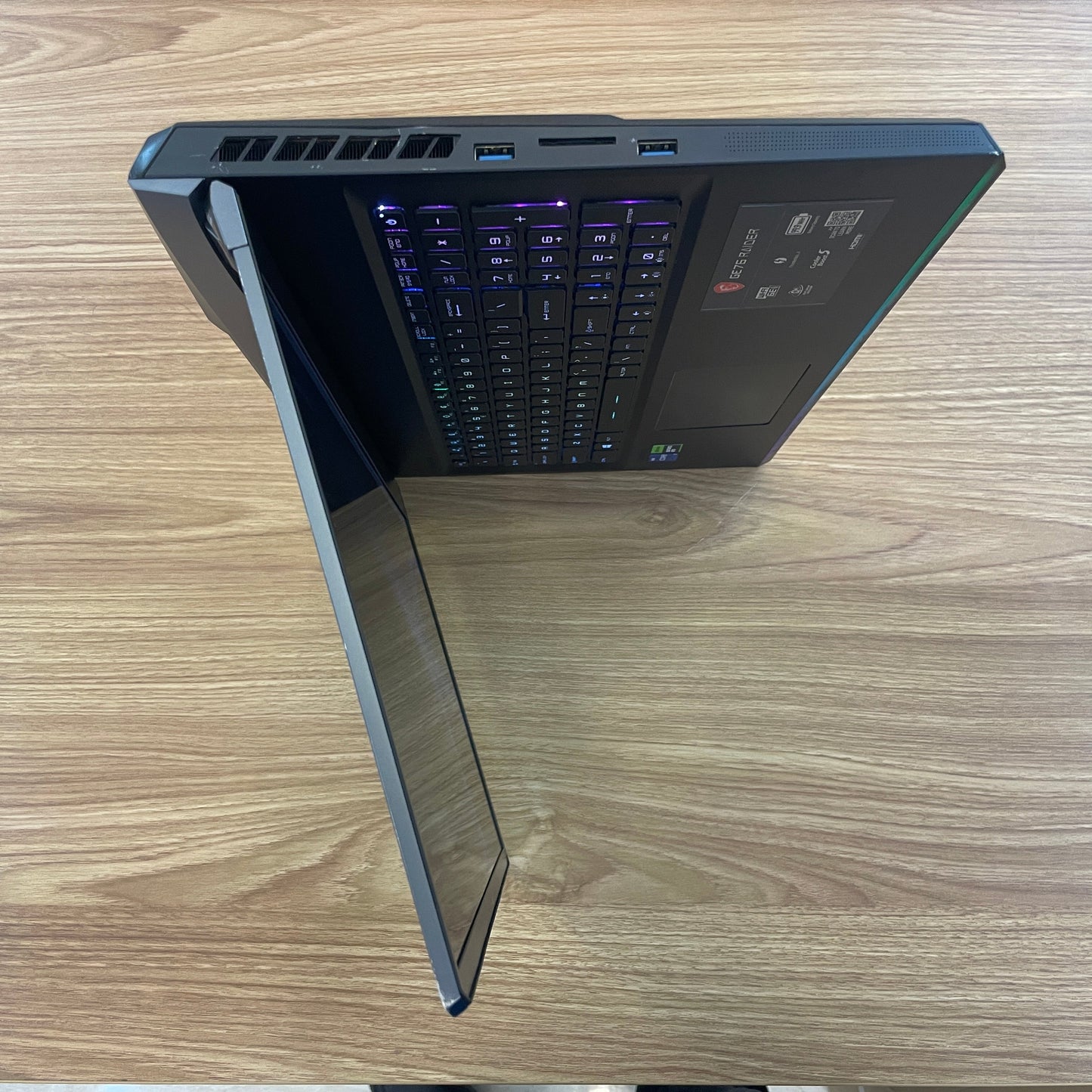 Msi Raider GE76 11UE 9S7-17K314-1056 Steelseries Core i7-11800h Rtx 3060 144hz 17.3" Gaming Laptops (Used Very Clean)